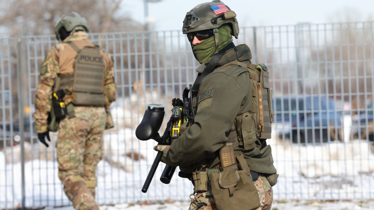 Live updates: New cellphone video shows ICE shooting; Trump meets with oil execs