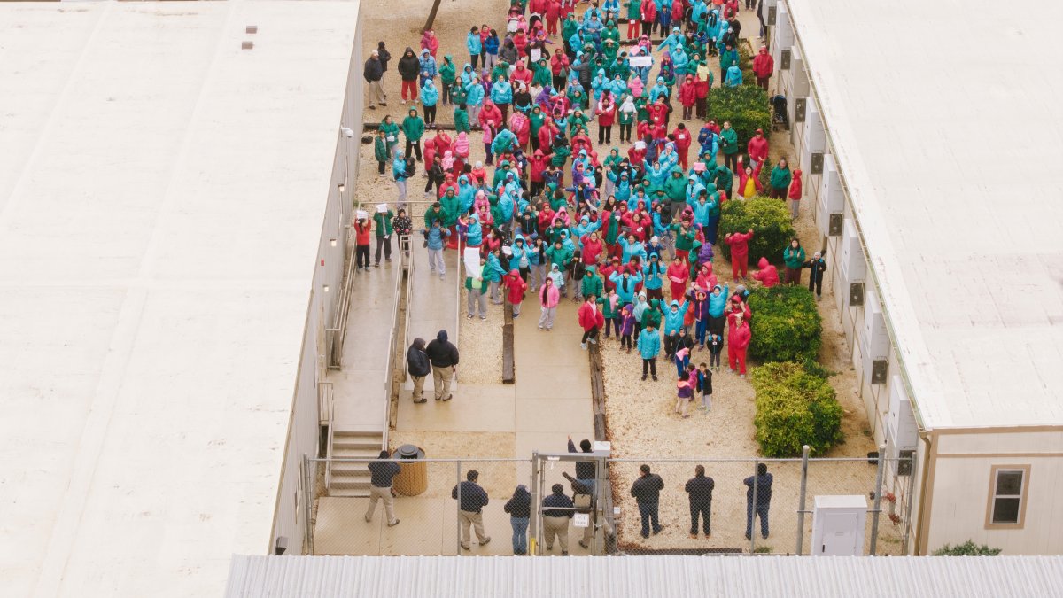 Immigrant families protest at Texas facility housing 5-year-old boy, father detained in Minnesota