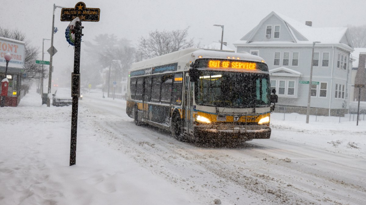 WATCH LIVE: With winter storm set to slam Boston, Mayor Wu giving update