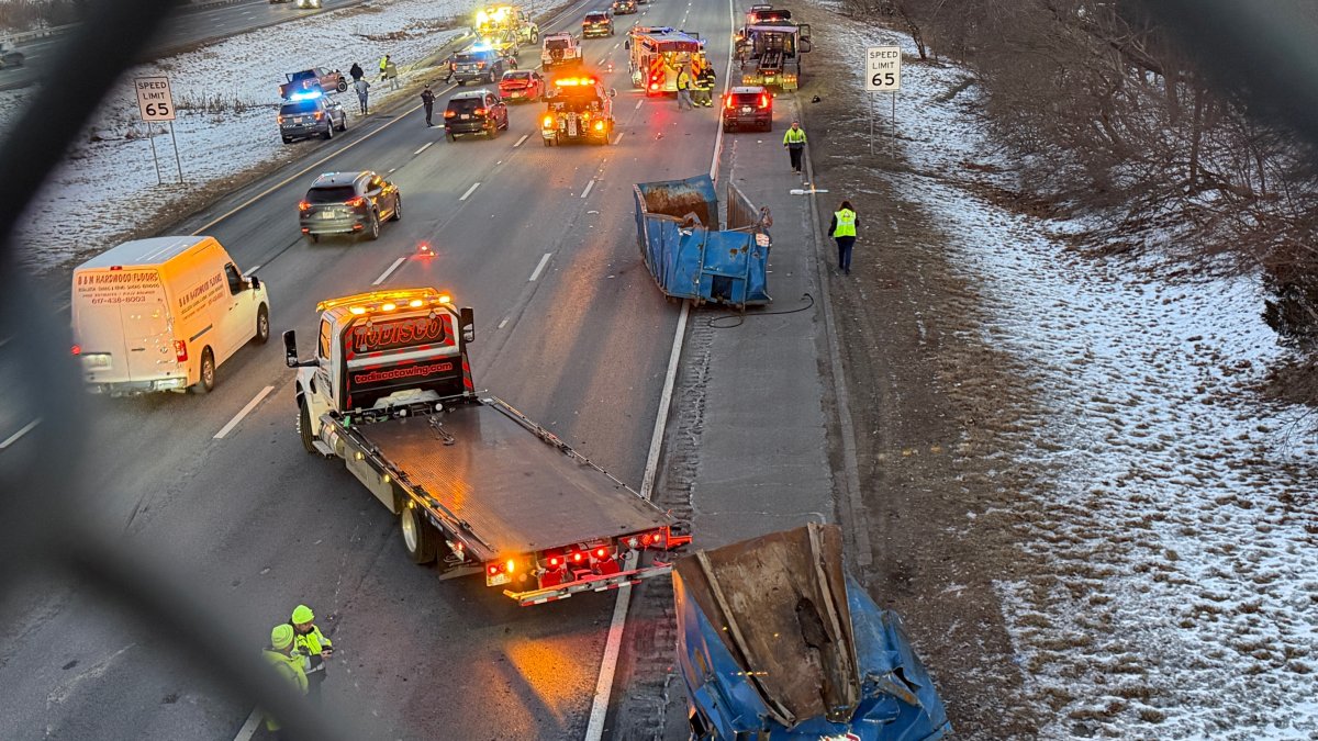 Delays, lane closures on I-95 north in Danvers due to dumpsters in roadway