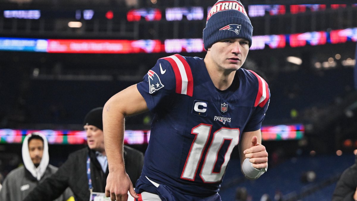 Drake Maye looking for 1st playoff win as Patriots host Chargers tonight