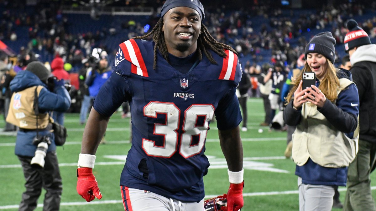 Rhamondre Stevenson opens up about heartbreak after dad's death last year