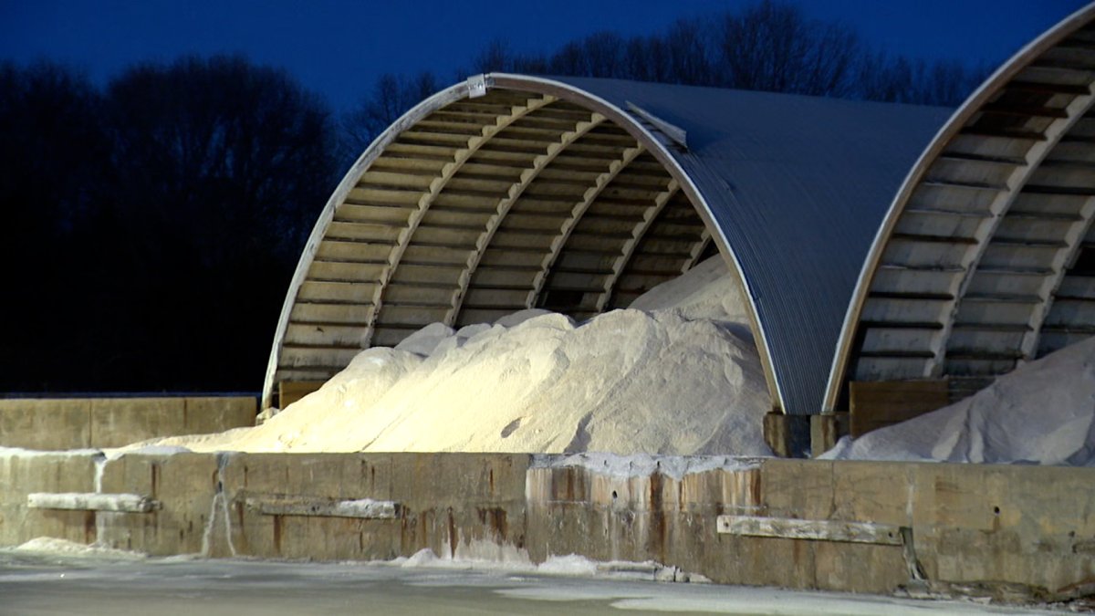 Live updates: What to know as we track a major snowstorm in New England