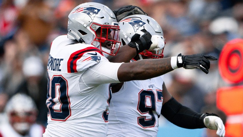 Patriots defensive tackles Christian Barmore and Milton Williams