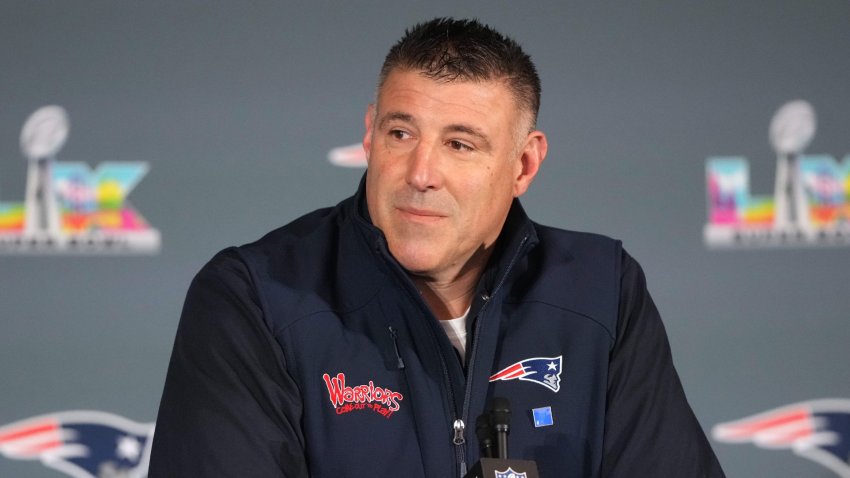 Patriots head coach Mike Vrabel