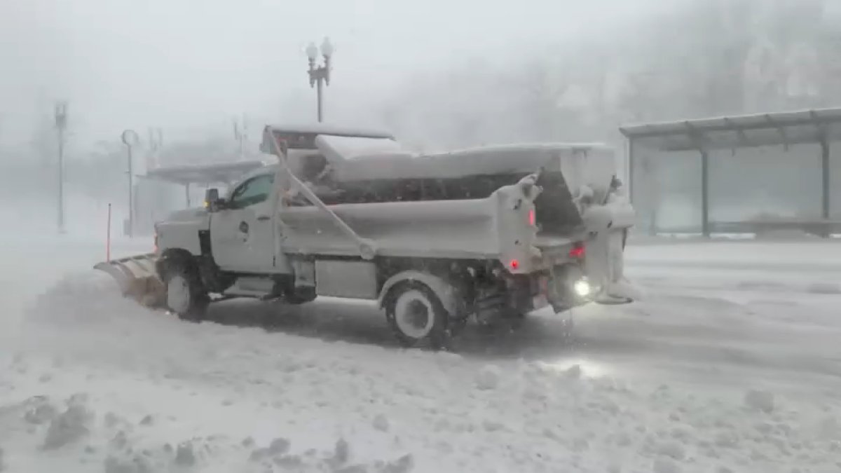 Storm breaks record previously set by Blizzard of '78 in Providence