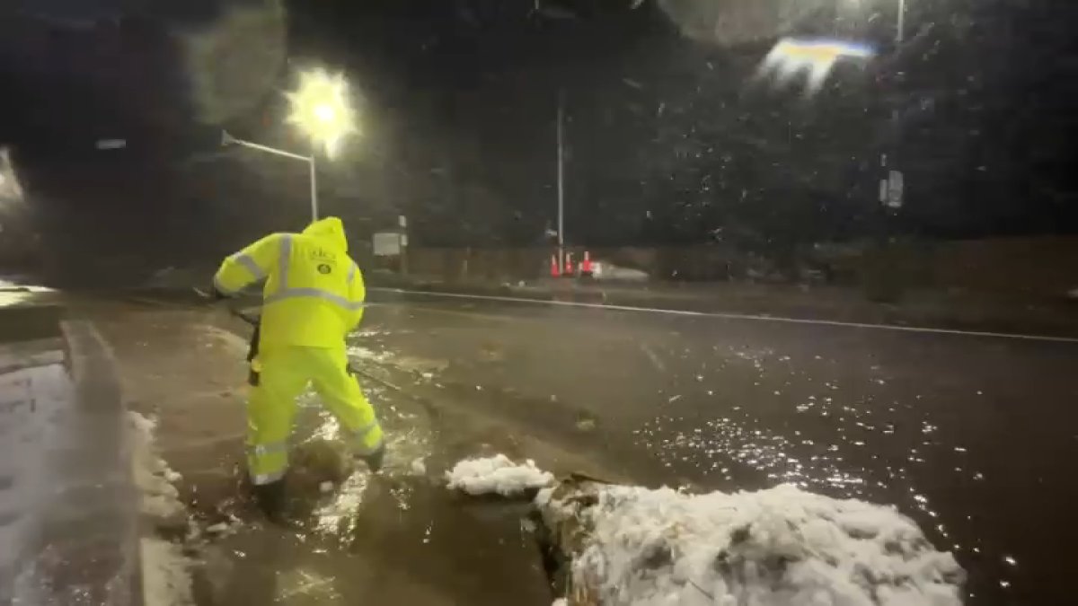 Live updates: Massive nor'easter battering Boston area Monday