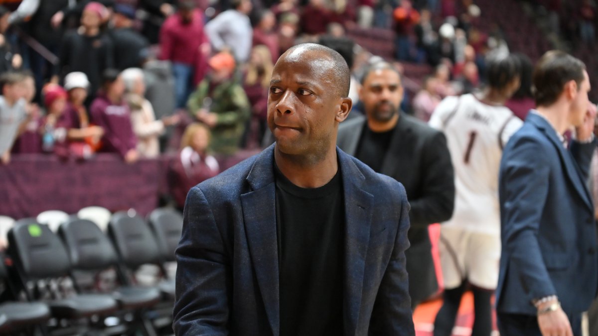 Boston College fires basketball coach Earl Grant