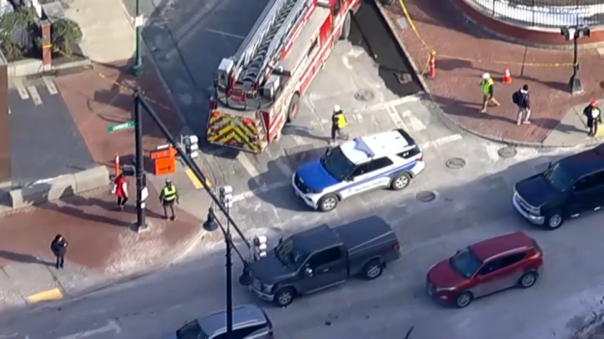 Road shut down due to gas leak in downtown Boston near Mass. General Hospital entrance