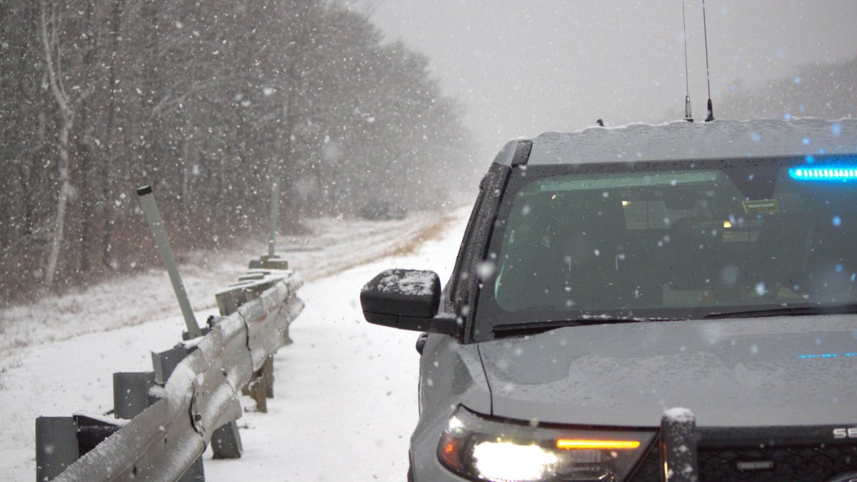 Maine man critically injured after stopping to help teen driver on snowy I-95