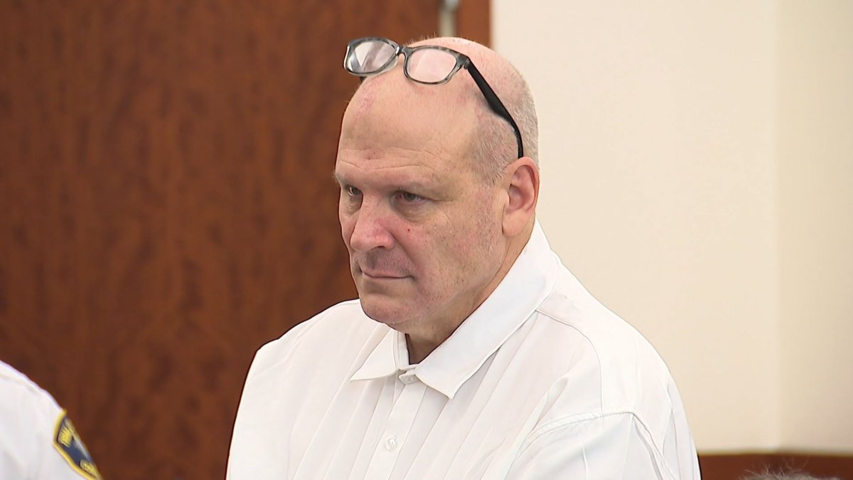 Convicted contractor paves road back to prison
