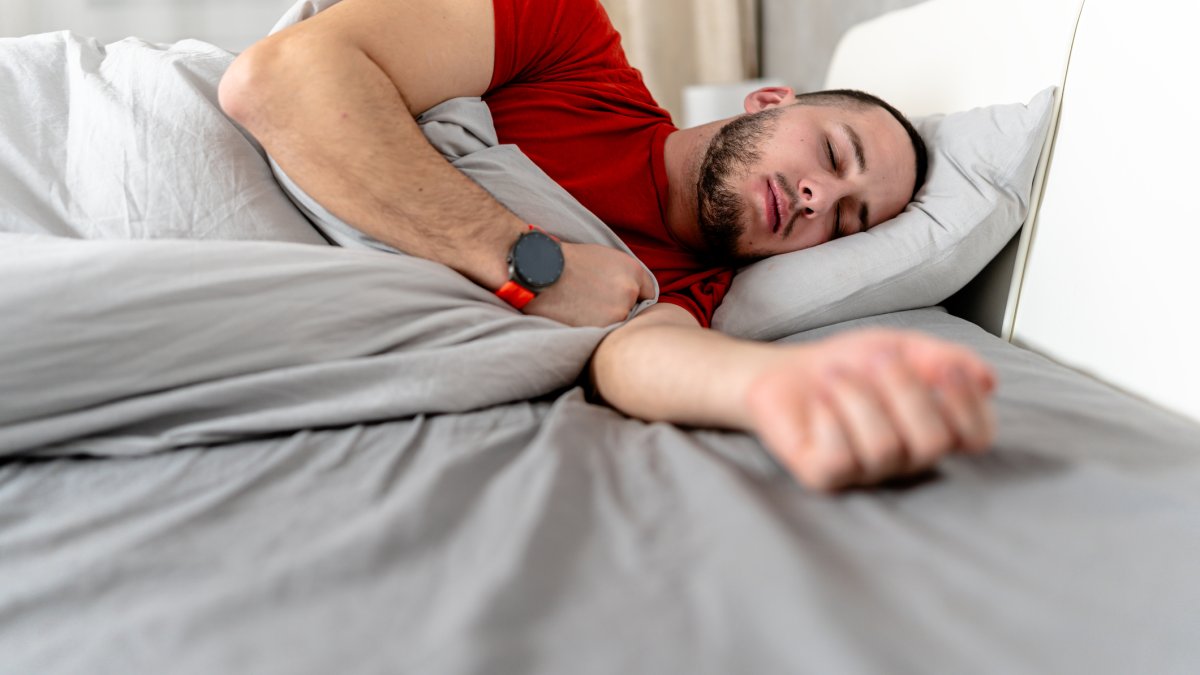 Neurologist shares 5-step nighttime routine to detox your brain naturally