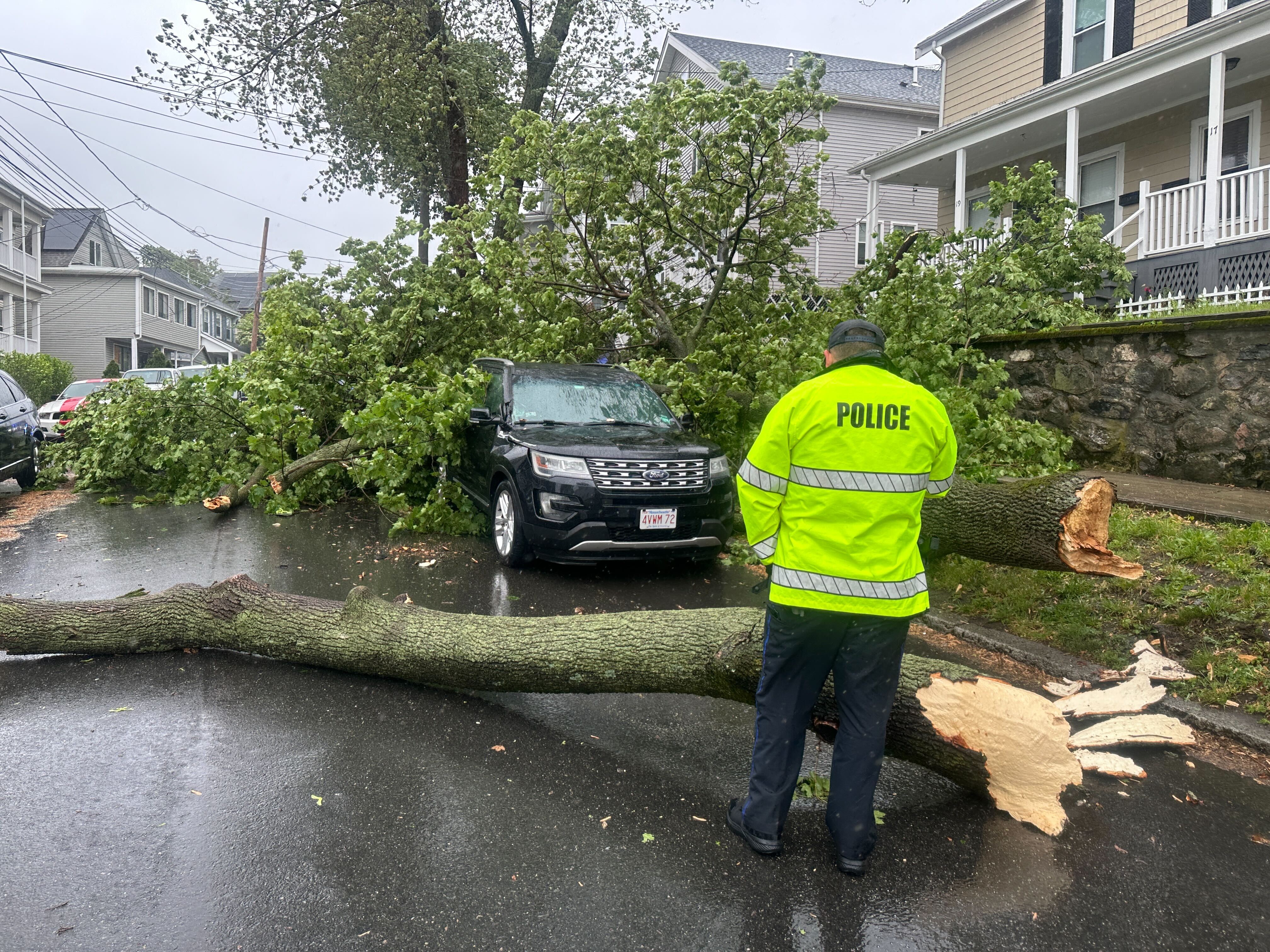 Storm knocks out power to thousands in Massachusetts, NH – NBC Boston