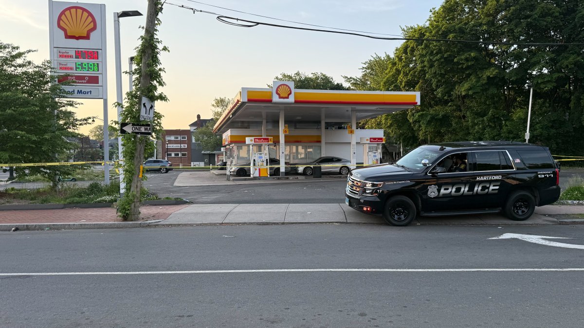 One dead after shooting in Hartford