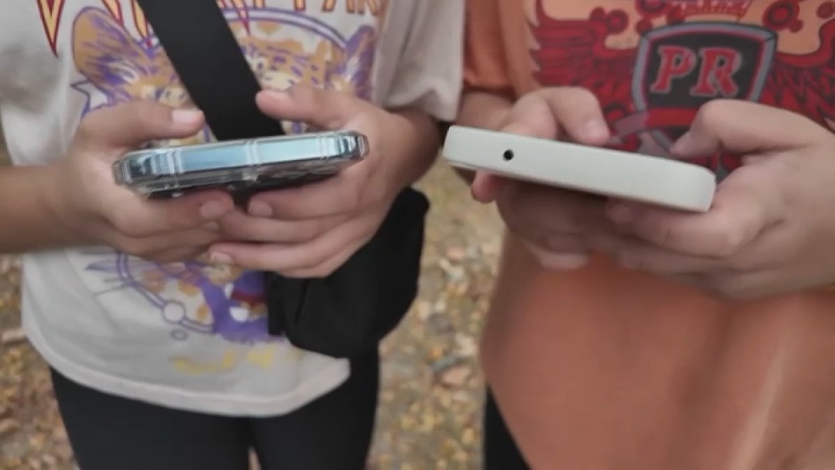 Largest study ever weighs impacts of banning cellphones in schools