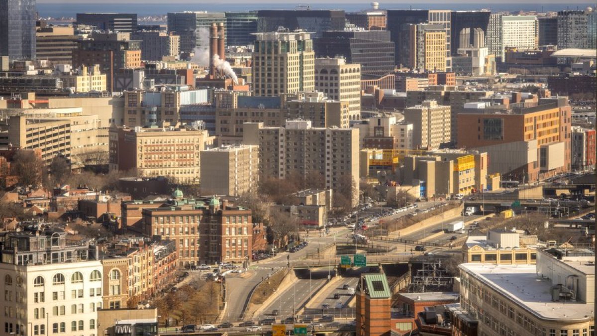 Boston beats national average for increasing in-office work days