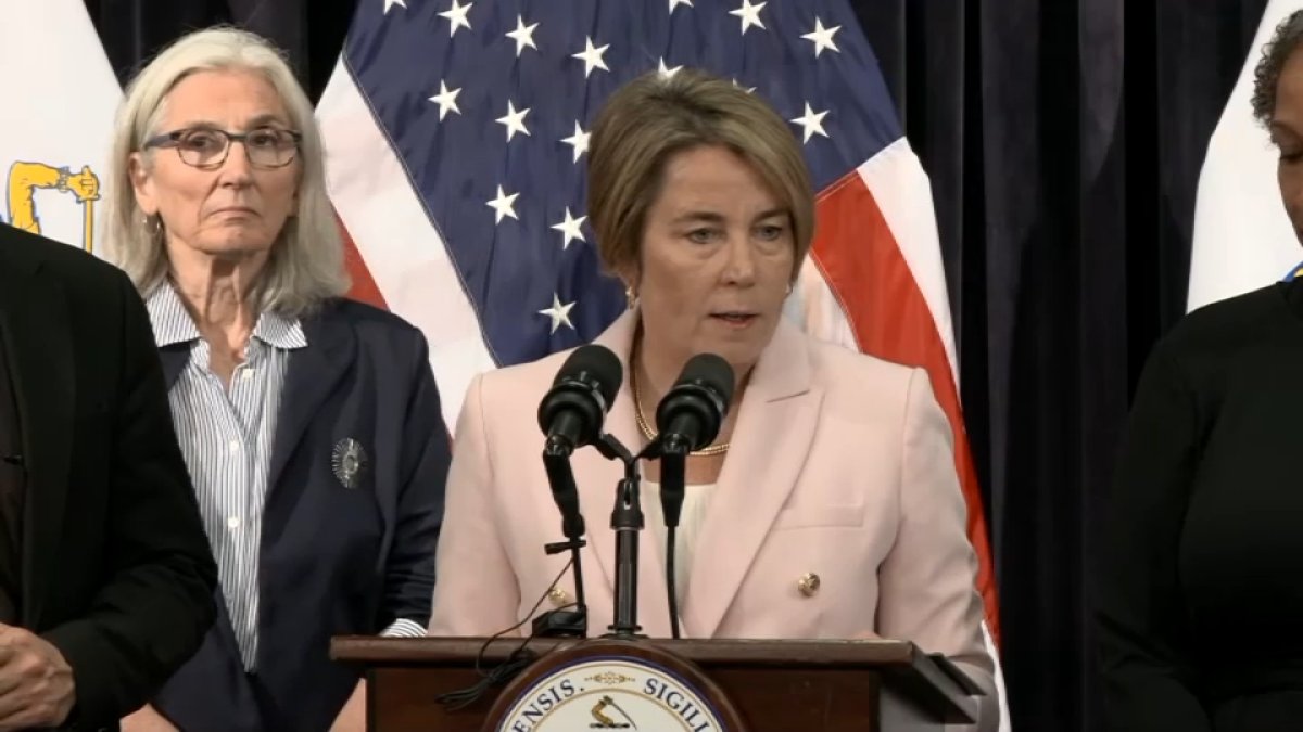 Healey issues new guidance for interactions with ICE in Mass.