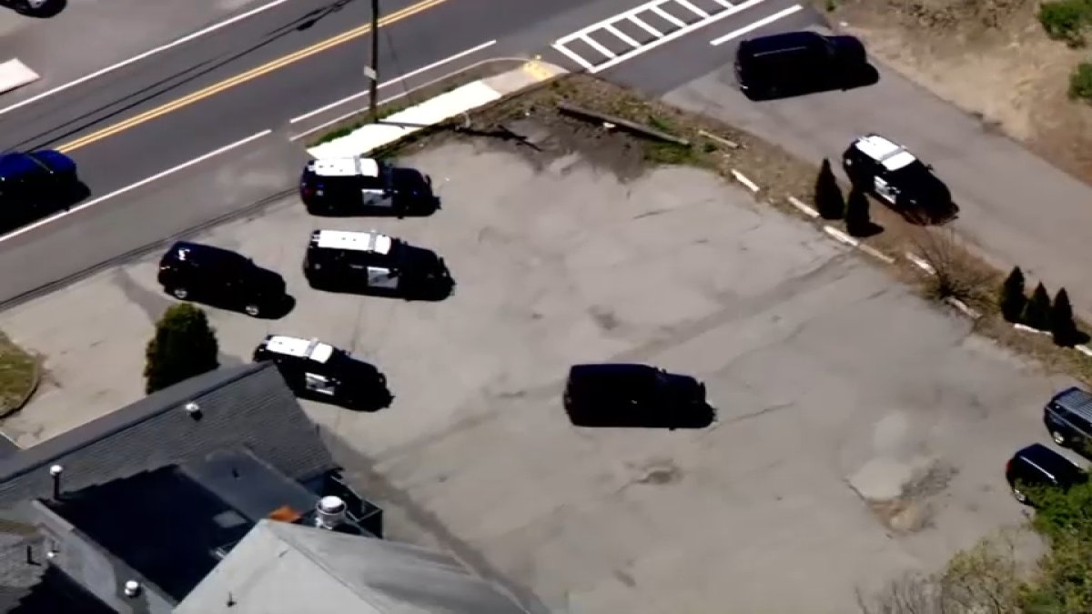 Armed man taken into custody after police standoff in Tewksbury