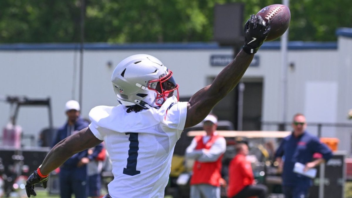 Patriots OTA observations: A.J. Brown arrives, TE takes a hit, and more