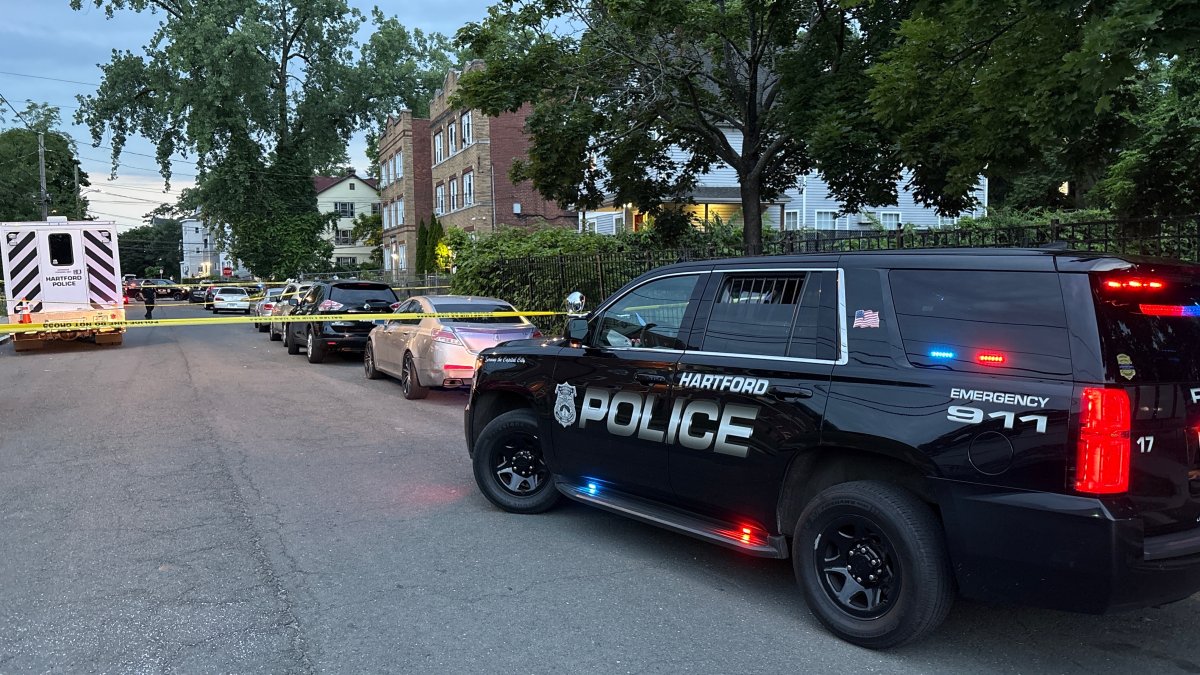 1 killled in Hartford, Conn. double shooting; suspect dead at Mass. motel