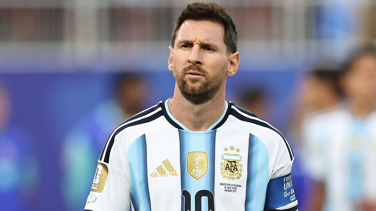 Host in Argentina quits after falsely reporting that Lionel Messi's dad died