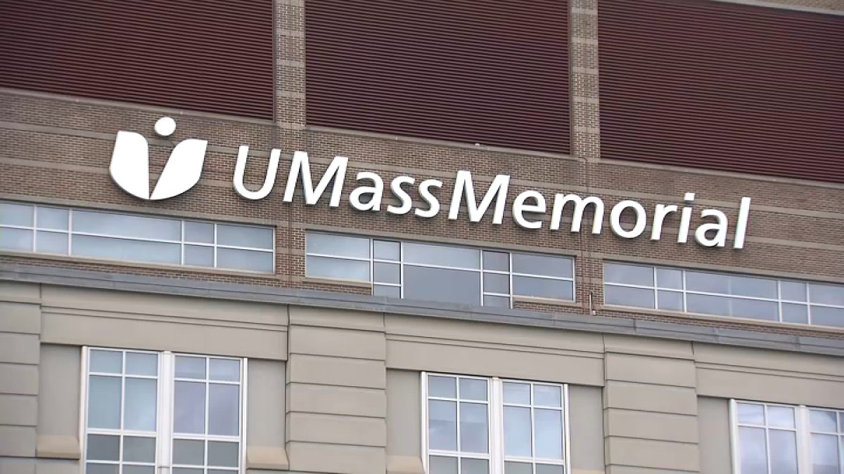 More than 1,200 UMass Memorial University Campus nurses vote to authorize strike
