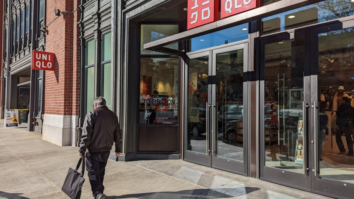 Uniqlo sues landlord over Newbury Street overcharges