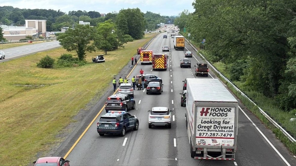 Man walking on I-195 is hit and killed by vehicle, Mass. State Police say
