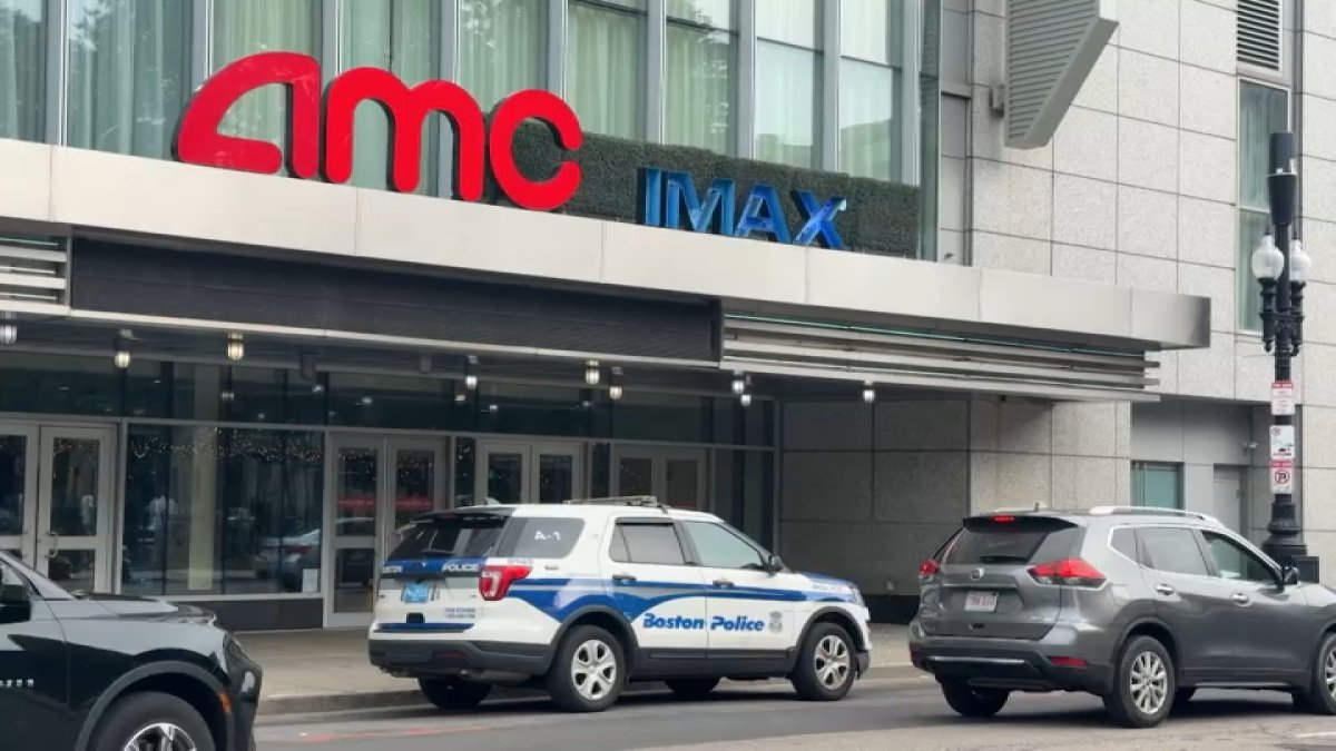 Man arrested after allegedly calling in bomb threat to Boston movie theater