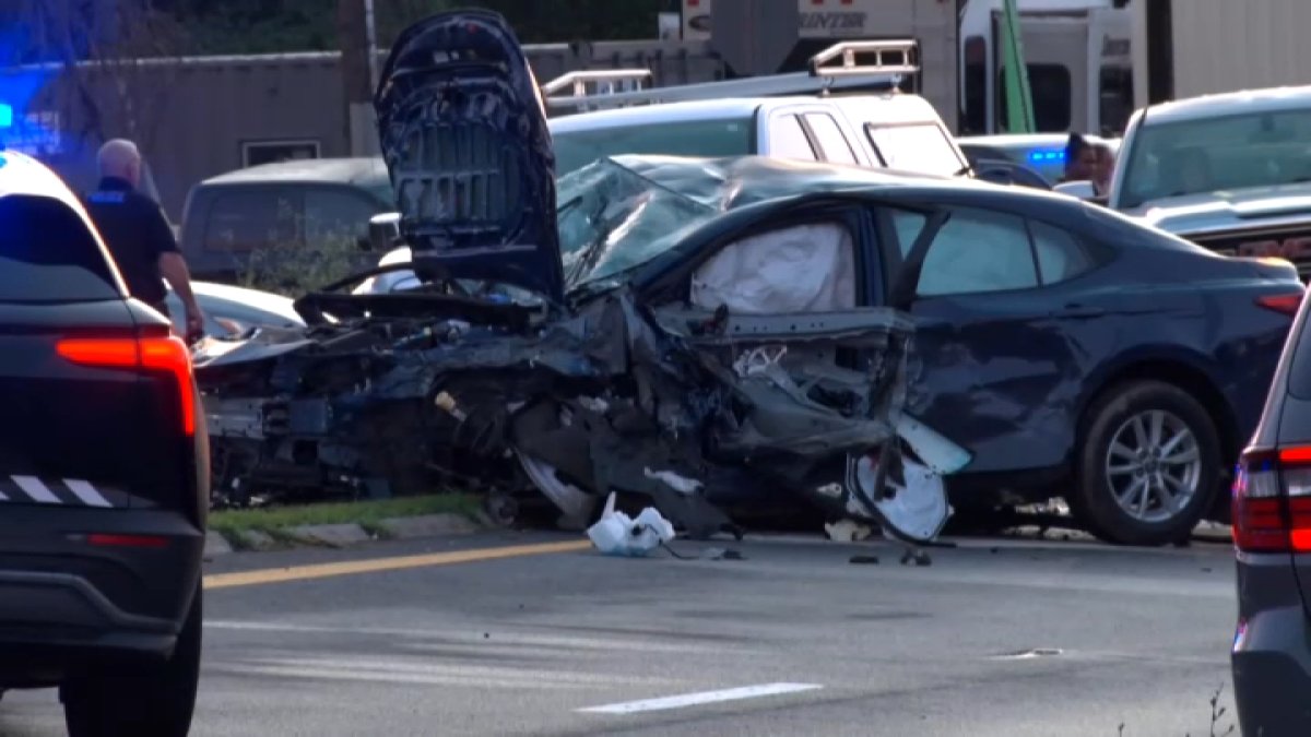2 killed in crash on Route 6 in Dartmouth