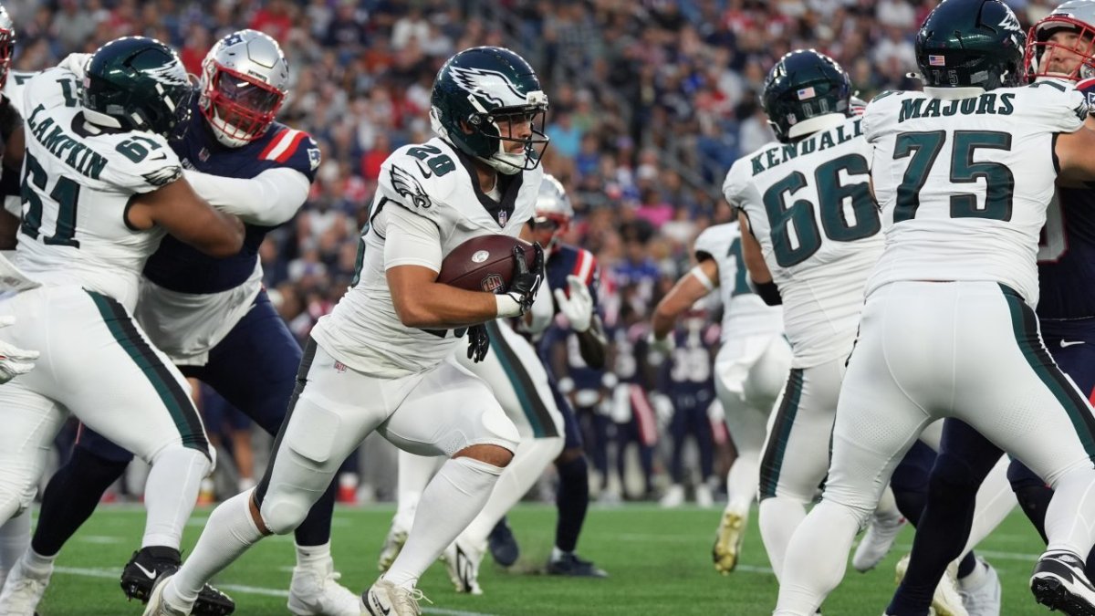 Live updates: Eagles lead Patriots in preseason matchup, 14-10
