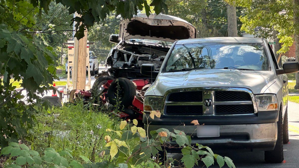 Truck crashes into landscaping trailer in Bellingham