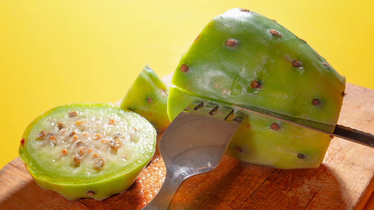 9 fruits with the most calcium for strong bones and teeth