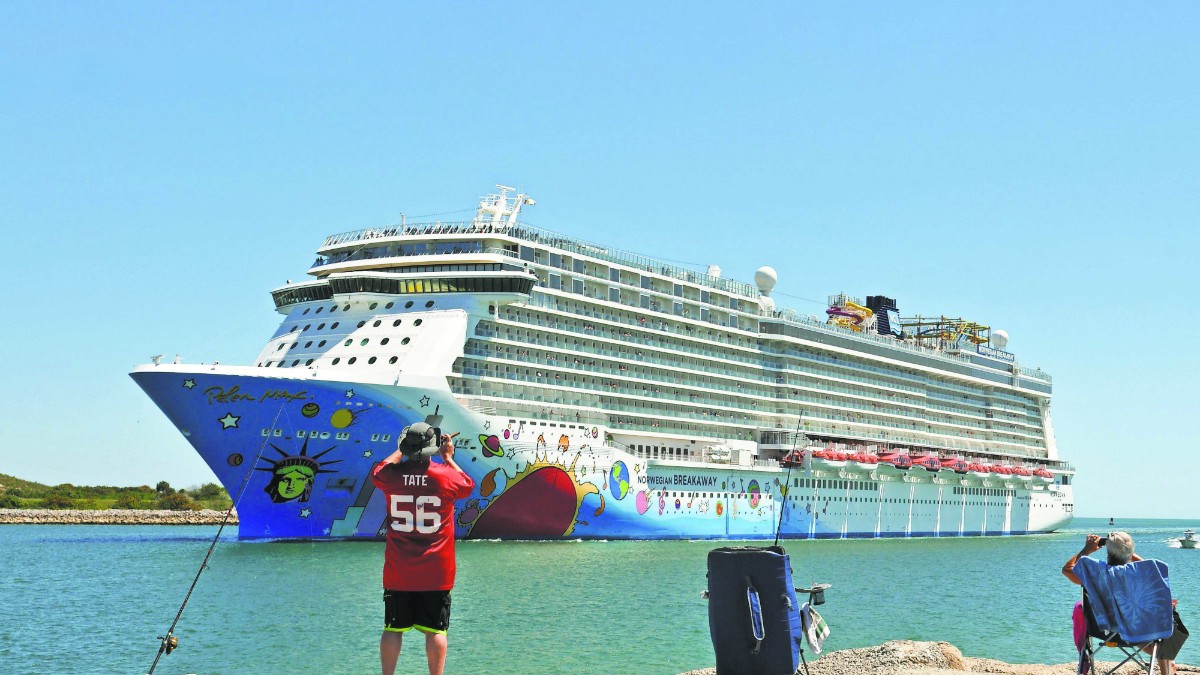 11 arrested after federal agents board cruise ships in Boston