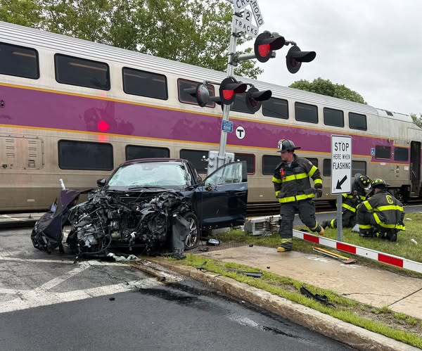 1 hurt in car crash with MBTA train in Concord, officials say