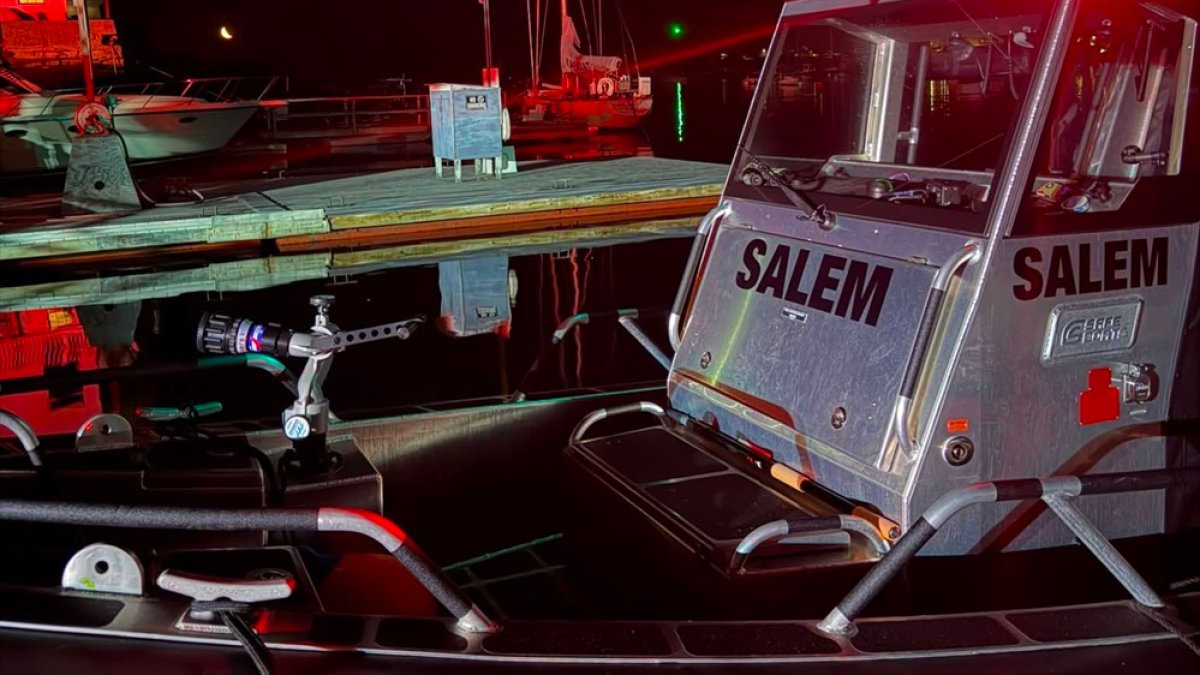 5 people taken to hospital after Marblehead boat crash