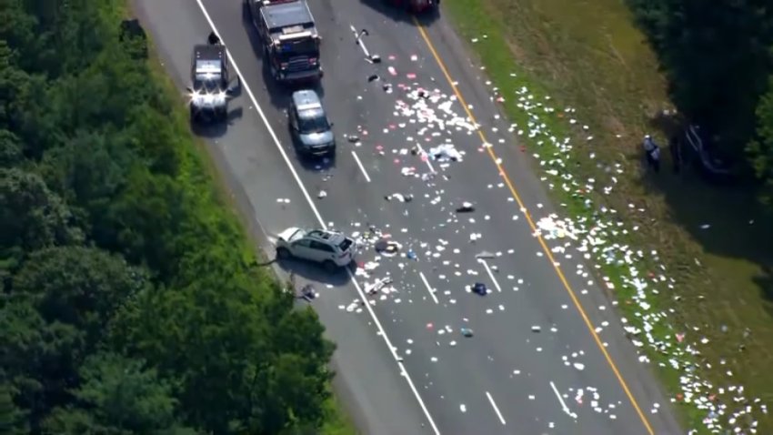 La escena de un accidente automovilístico que provocó el cierre de la I-290 en dirección este en Marlborough, Massachusetts, el lunes, 10 de agosto de 2026.