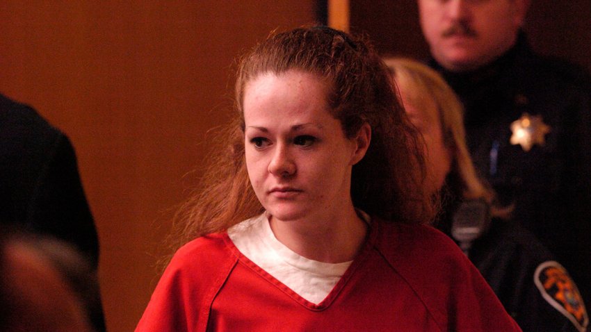 File - Christa Pike enters a Knox County Criminal Court on Dec. 4, 2007, in Knox County, Tenn.