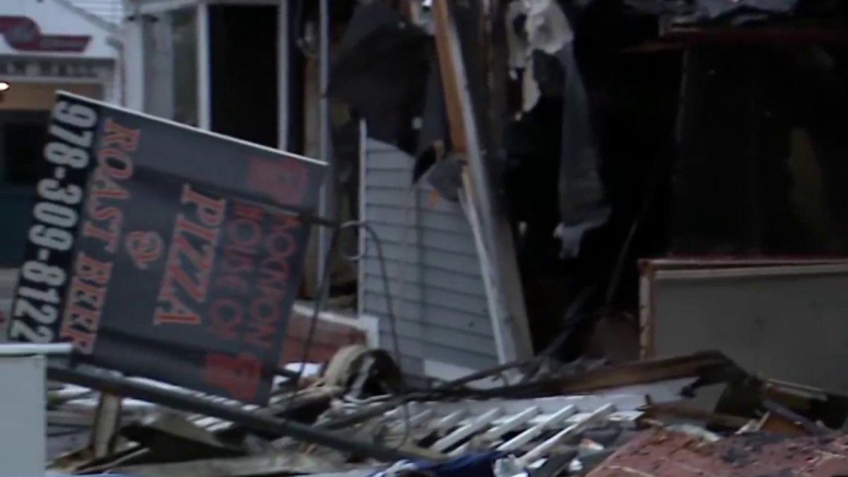 Fire damages Rockport House of Pizza, displaces 2 families