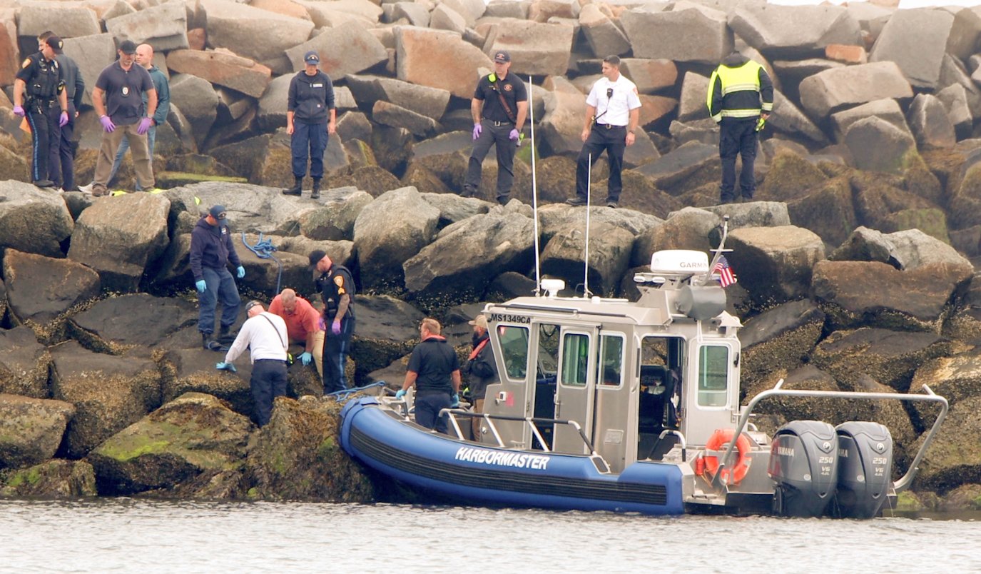 Man Codder Man dead in Cape Cod Canal jetty’s rocks, Sandwich police say – NBC Boston