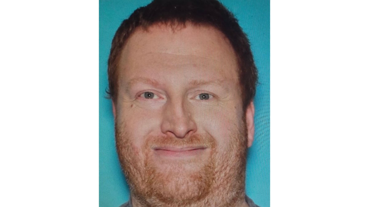 Manhunt in Mass. for suspect in NH arson investigation
