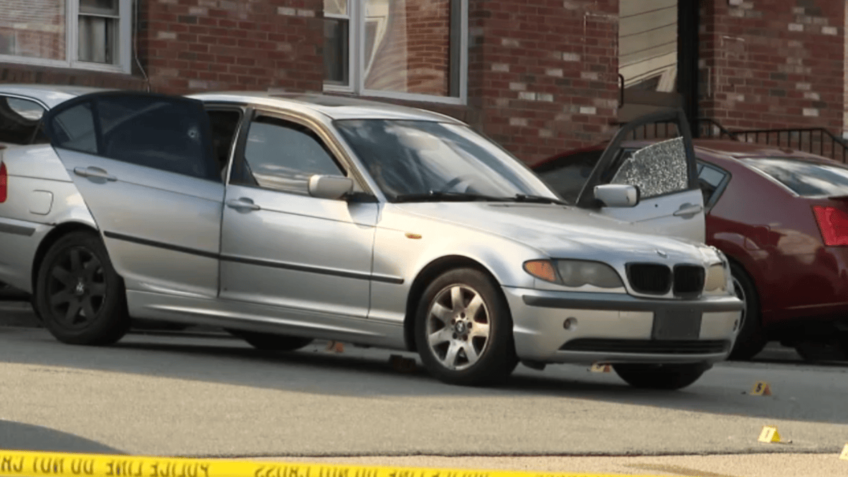 Police Shot 18-year-old found shot inside car in New London, Conn., parking lot ...