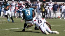Christian Gonzalez tackles Jakobi Meyers